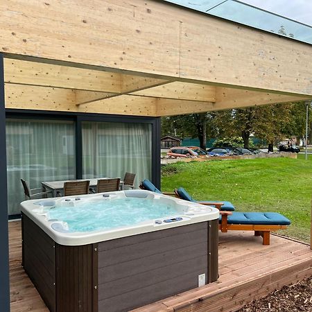 Luxusní apartmá s krbem a vířivkou Ceske Budejovice Esterno foto